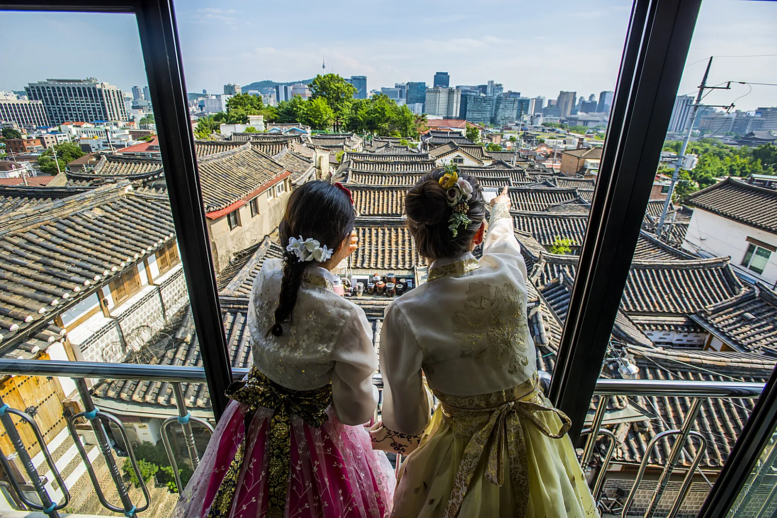Hanbok in Bukchon